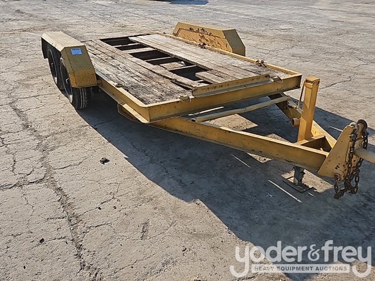 2002-tandem-axle-tagalong-equipment-trailer-w/-level-deck-between-wheels-(no-title)-image-4