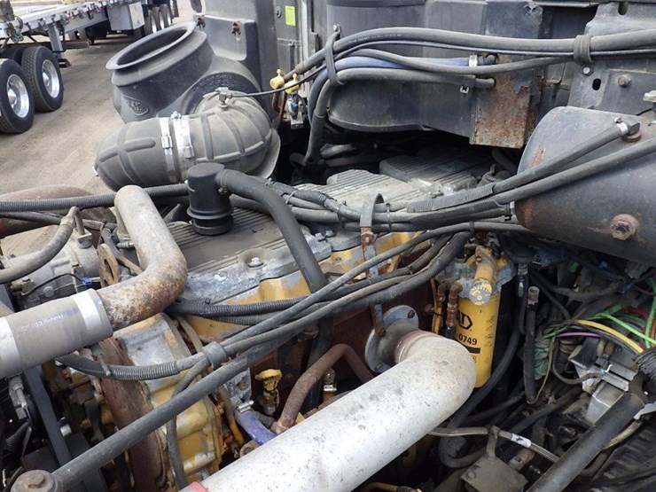 2005-peterbilt-387-image-39