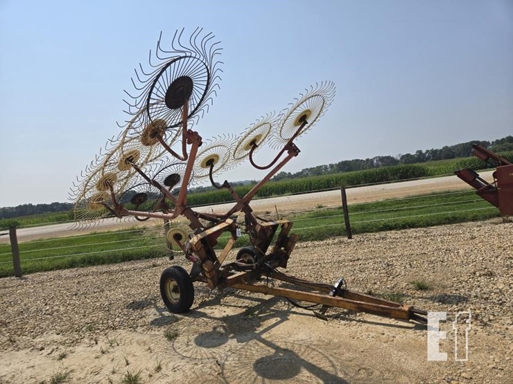 pull-type-10-wheel-v-rake-3761-image-1