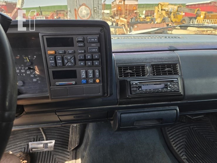 1993-chevrolet-silverado-1500-image-9