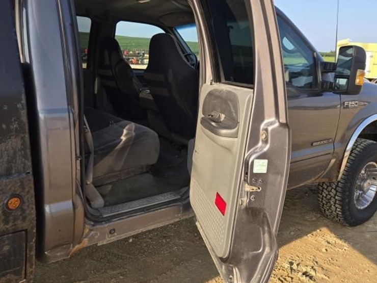 2002-ford-f250-image-14
