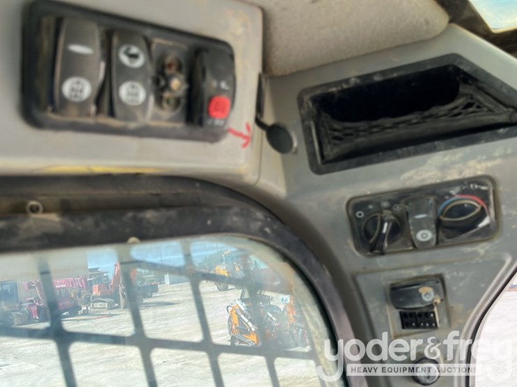 2018-caterpillar-289d-image-30