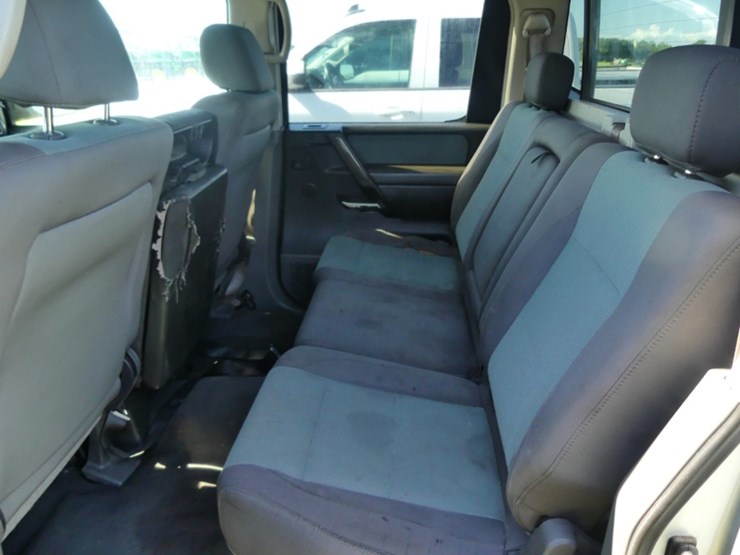 2005-nissan-titan-image-9