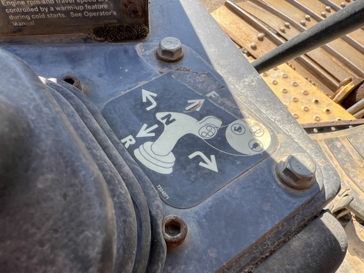 deere-750j-lgp-image-32