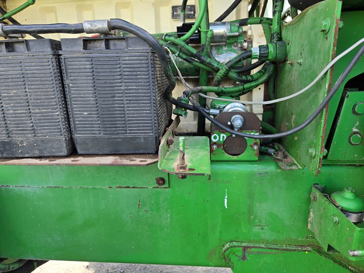 2002-john-deere-6850-image-22