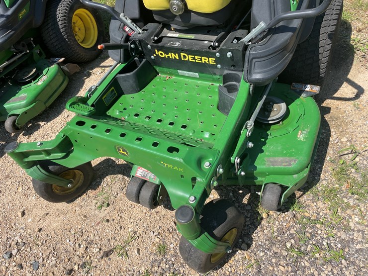 2022-john-deere-la-image-9