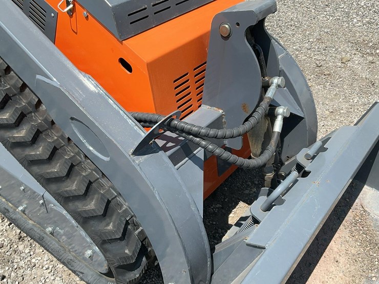 #1008-•-scl850-mini-skid-steer*-image-21
