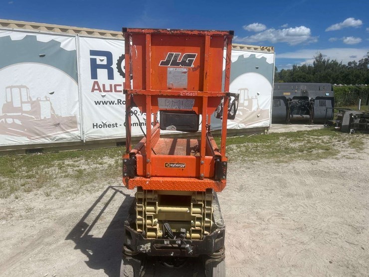 2017-jlg-1932r-image-8