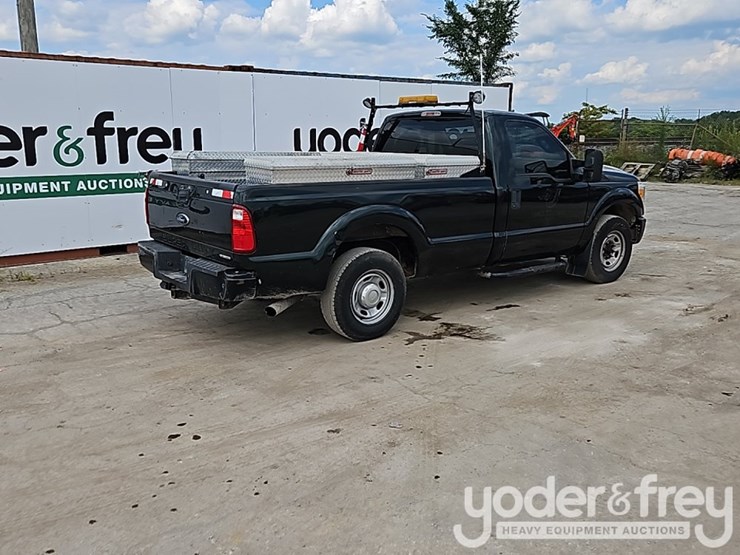 2016-ford-f250-xl-image-5