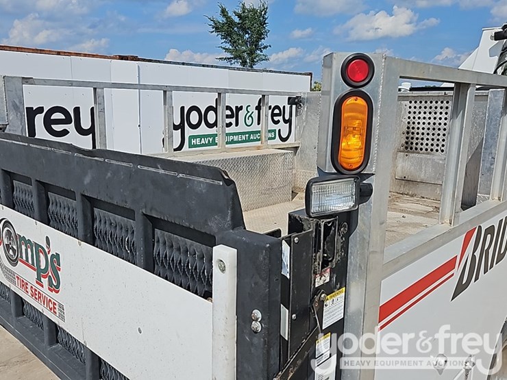 2015-ford-f550-image-14
