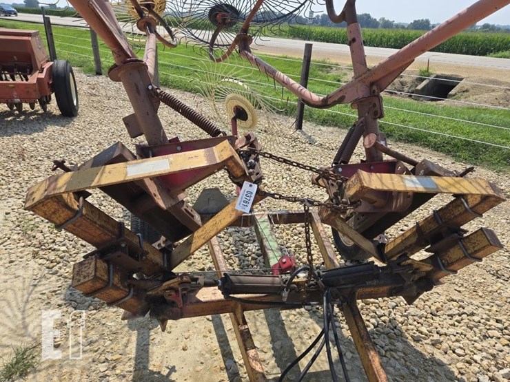 pull-type-10-wheel-v-rake-3761-image-7