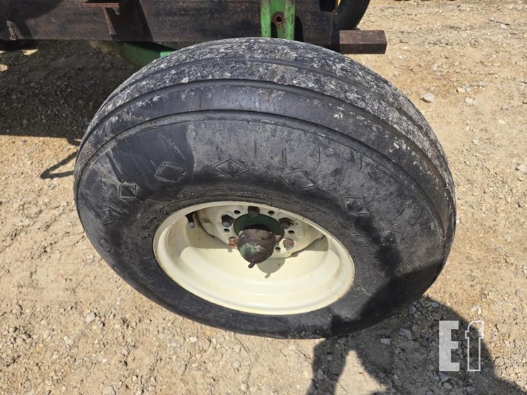 john-deere-720-image-9