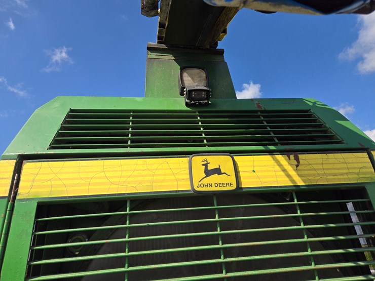 2002-john-deere-6850-image-28