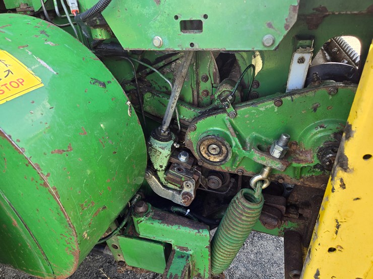 2002-john-deere-6850-image-12