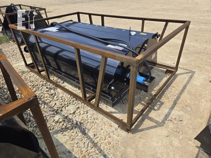 new-mower-king-skid-steer-74"-broom-image-1