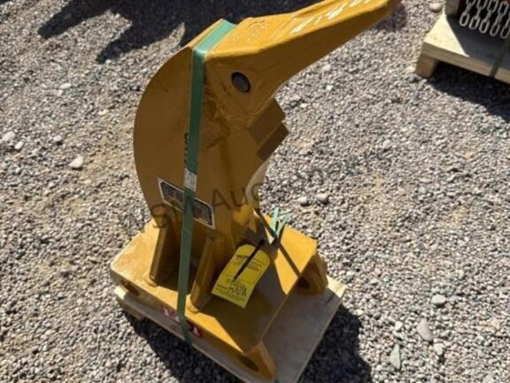 2025-caterpillar-306-image-2
