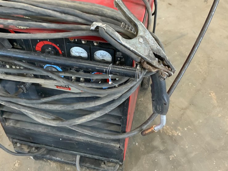 lincoln-electric-dc-400-wire-feed-welder-image-16