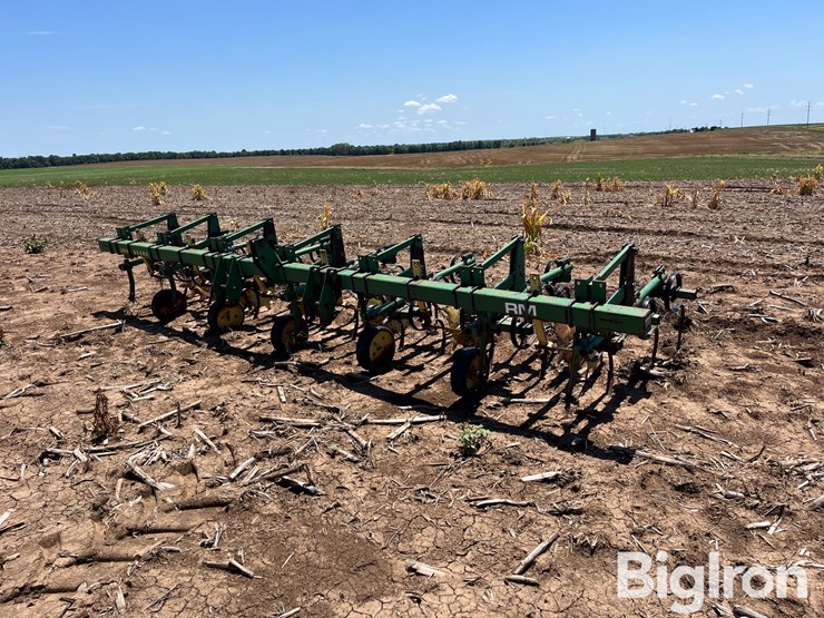 john-deere-cultivator-image-1