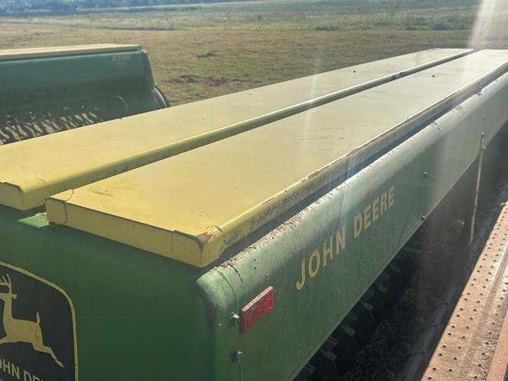 john-deere-8300-image-9