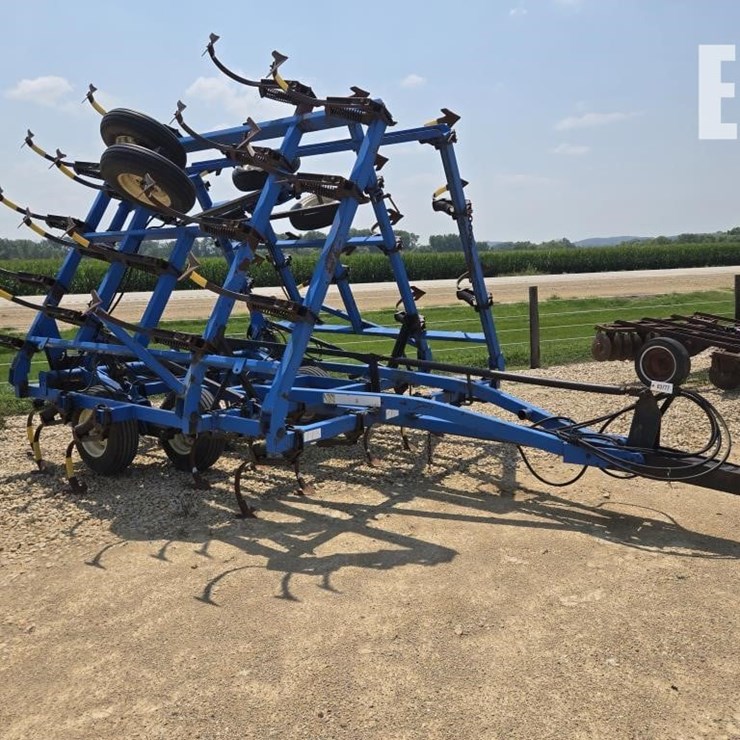DMI 26' FIELD CULTIVATOR 3777