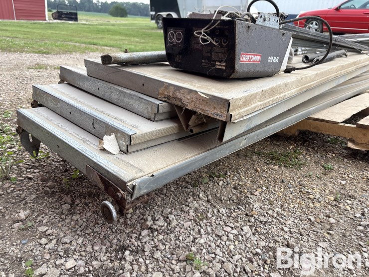 gadco-9'-x-7'-garage-door-w/-opener-image-18