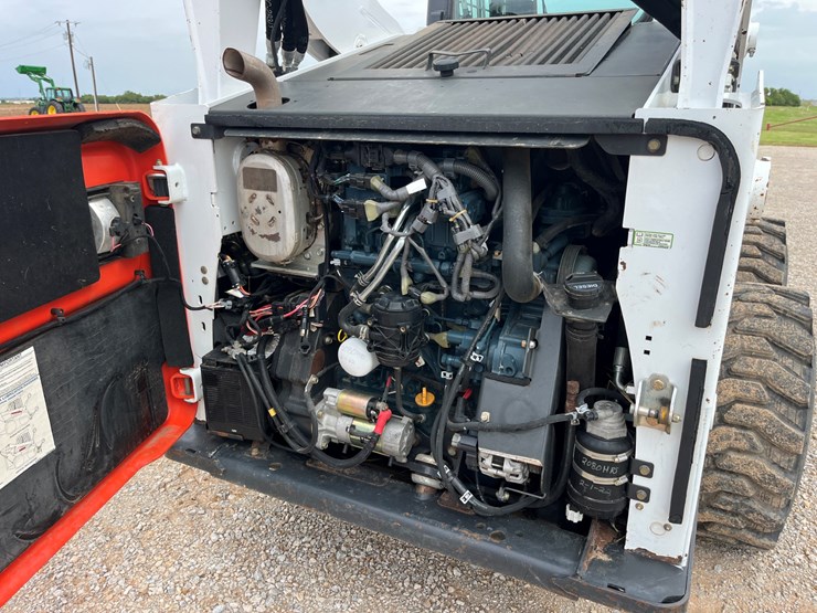 2015-bobcat-s770-image-18