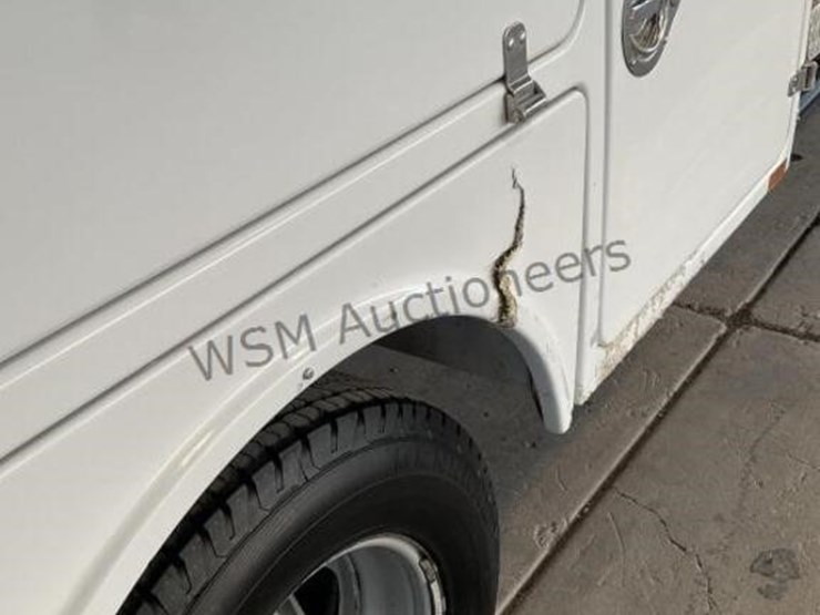 2015-chevrolet-silverado-3500hd-image-9