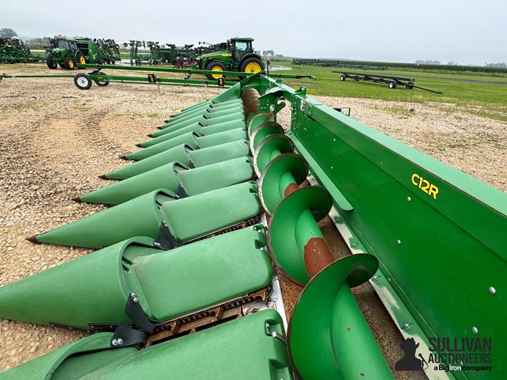 2022-john-deere-c12r-image-15