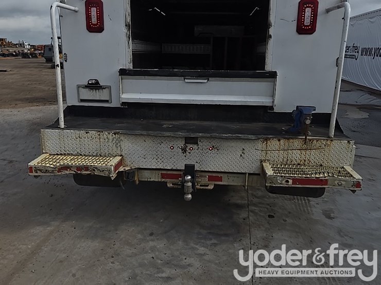 2019-ford-f550-image-17