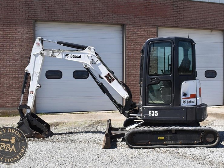2014-bobcat-e35-image-1