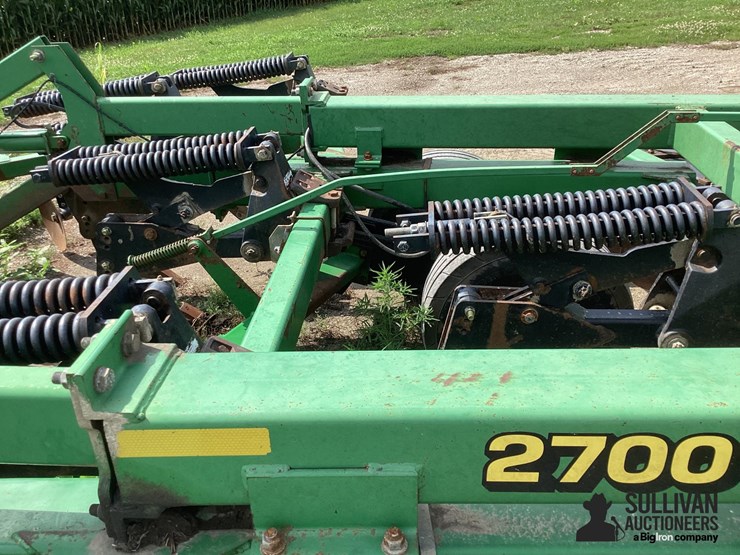 john-deere-2700-image-20
