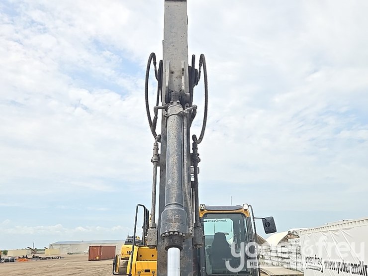 2022-deere-130g-image-32