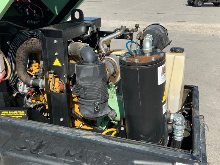sullair-185f-portable-air-compressor-image-14