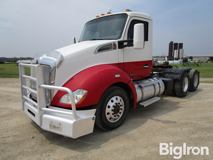 2016-kenworth-t680-image-1
