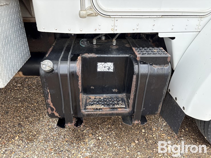 2000-kenworth-t300-image-20