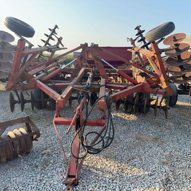 INTERNATIONAL 490