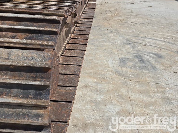 2015-caterpillar-329fl-image-23