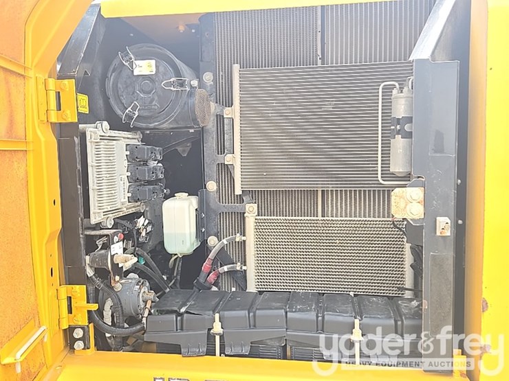 2022-deere-130g-image-57
