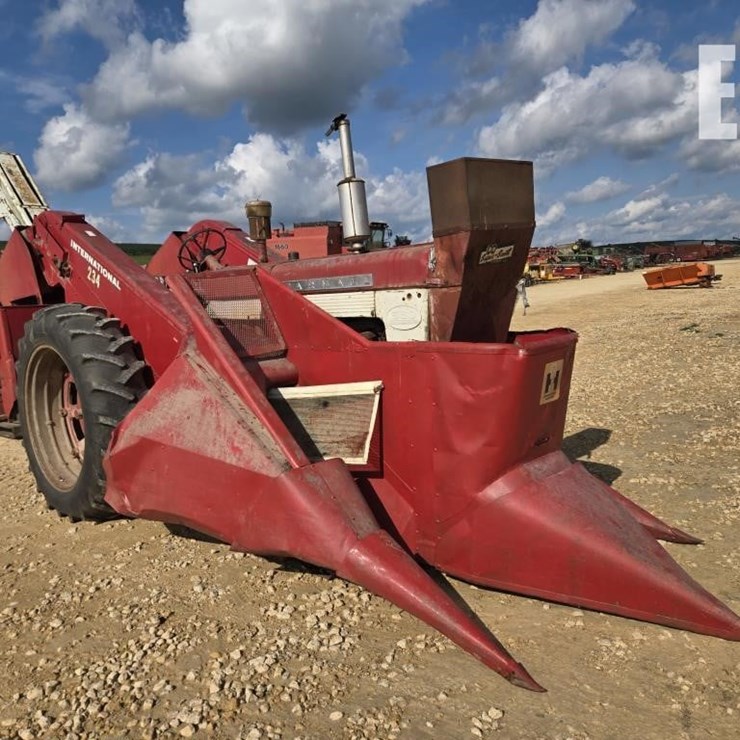 INTERNATIONAL 560