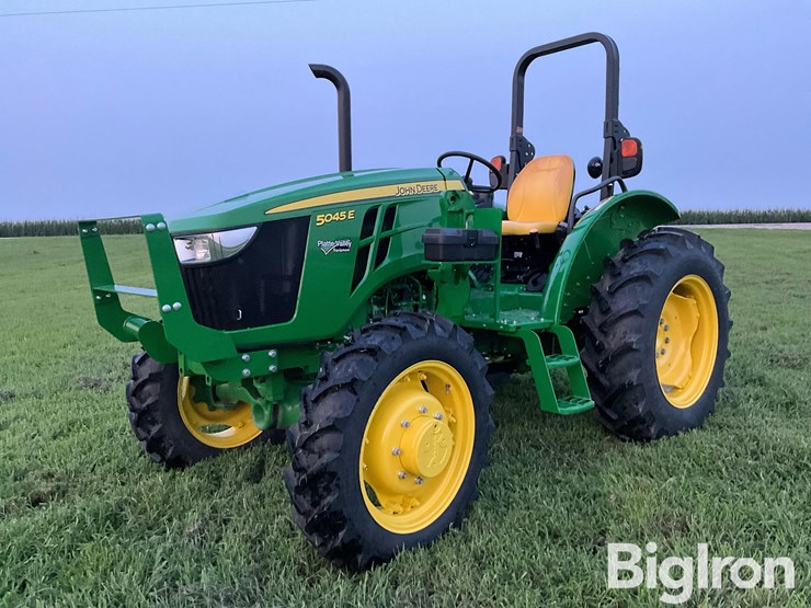 2022-john-deere-5045e-image-1