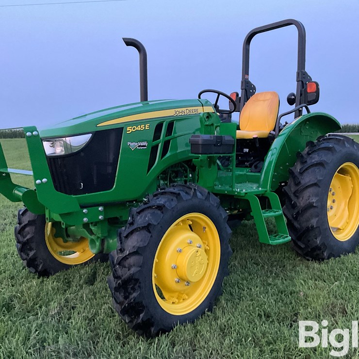 2022 JOHN DEERE 5045E