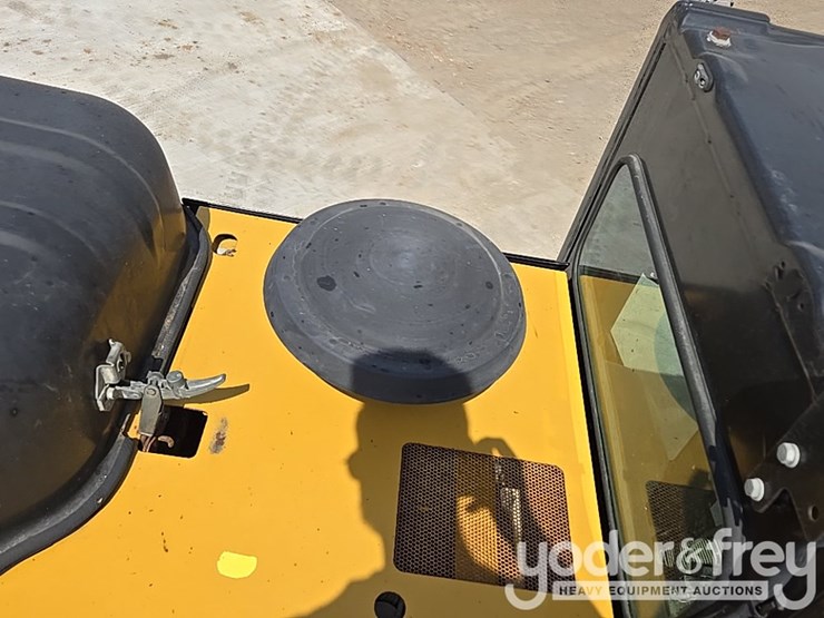 2015-caterpillar-329fl-image-44