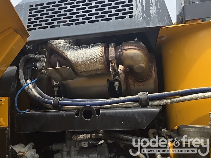 2022-deere-130g-image-64