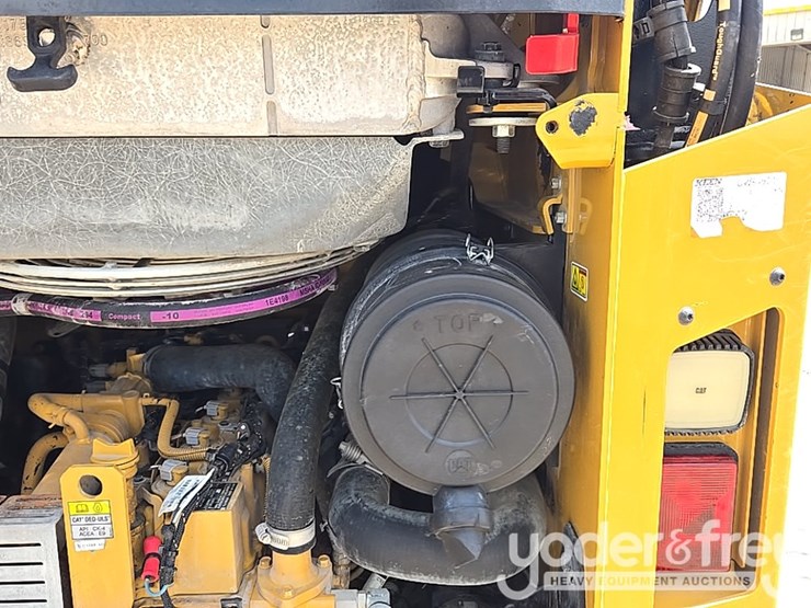 2022-caterpillar-259d3-image-45