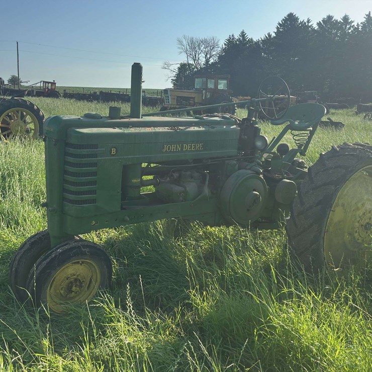 JOHN DEERE MODEL B