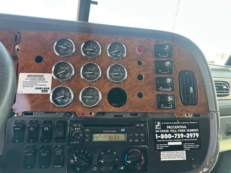 2007-peterbilt-379-image-11