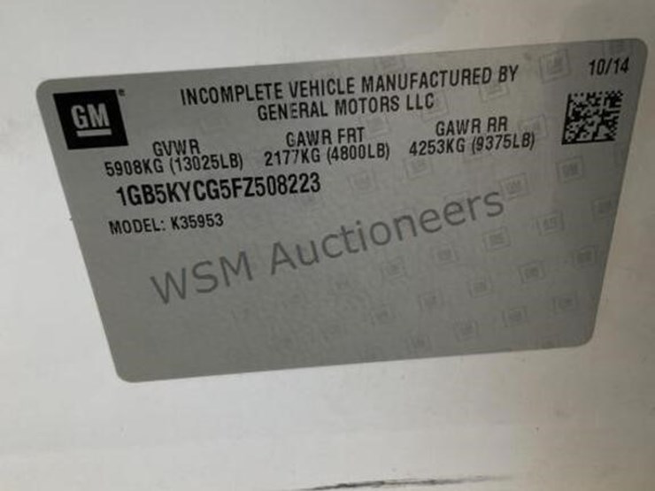 2015-chevrolet-3500-image-15