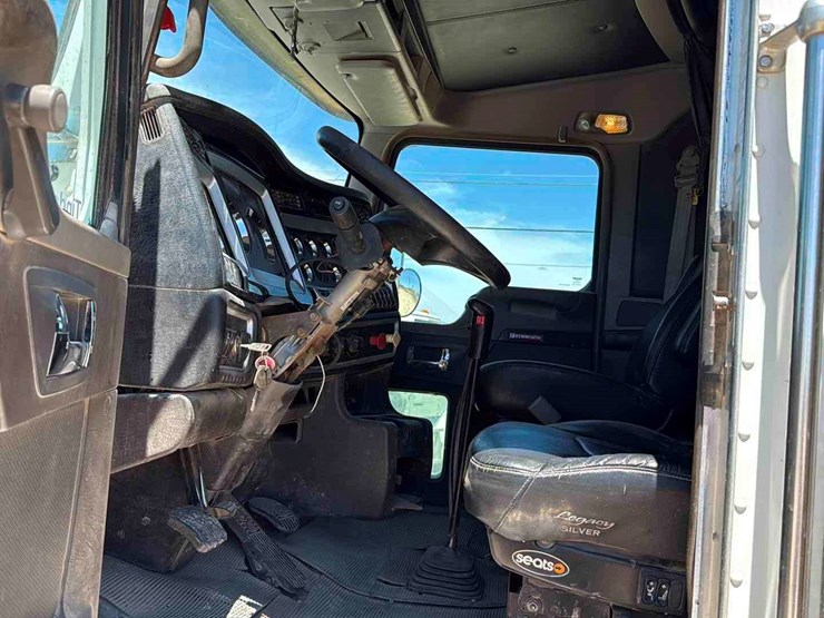 2015-kenworth-t800-image-10