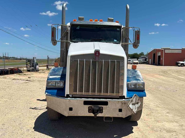 2014-kenworth-t800-image-2