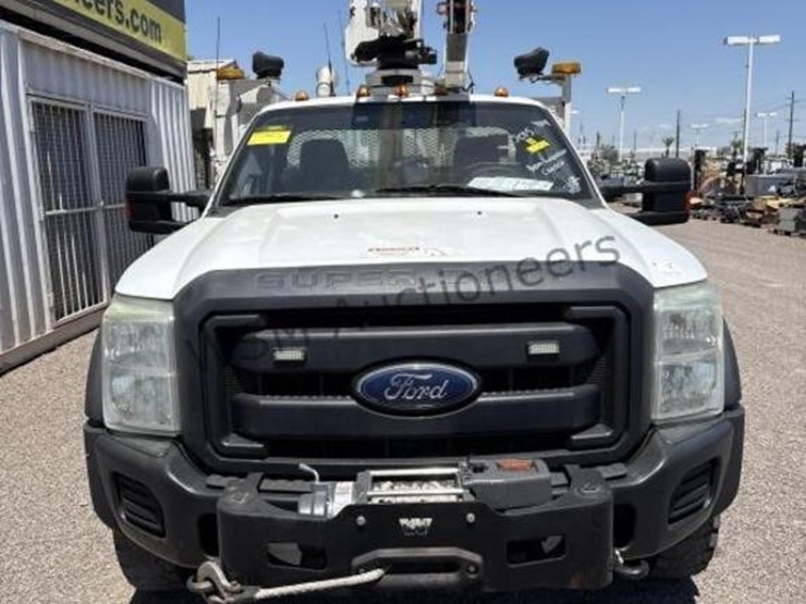 2015-ford-f550-image-3